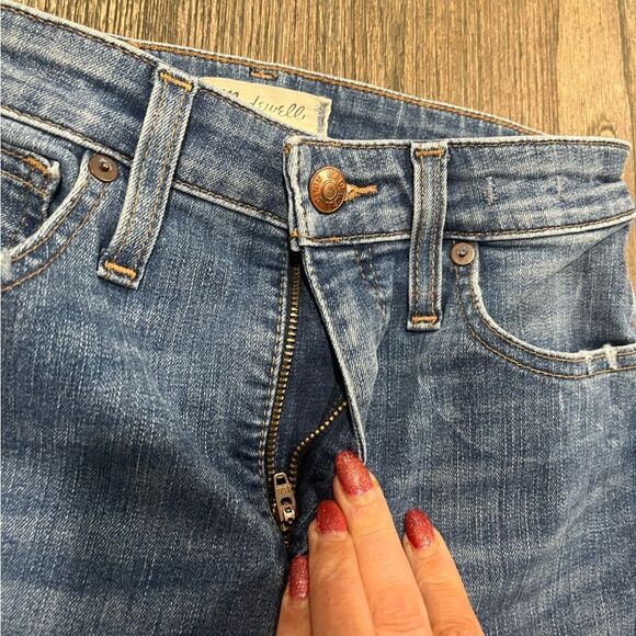 Madewell Medium Wash 9 Inch Mid Rise Ripped Knee Distressed Skinny Jeans Size 25 - Picture 6 of 11